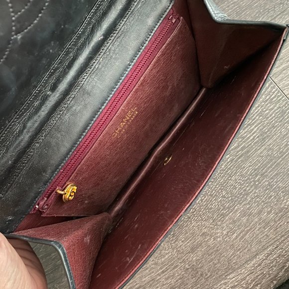 AUTHENTIC VINTAGE CHANEL FULL FLAP QUILTED CROSSBODY BAG - Picture 9 of 11